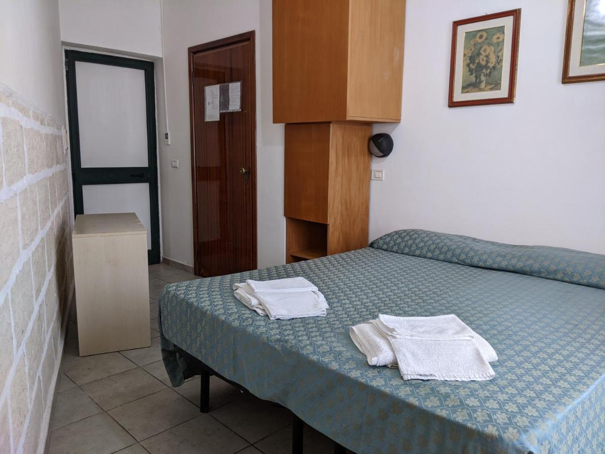 Albergo Casa Del Turista Torre dell'Orso Exterior photo